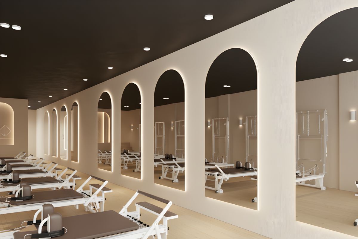 Hoofdstudio met gebogen spiegels